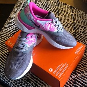 BNWT Women’s Nike Odyssey React